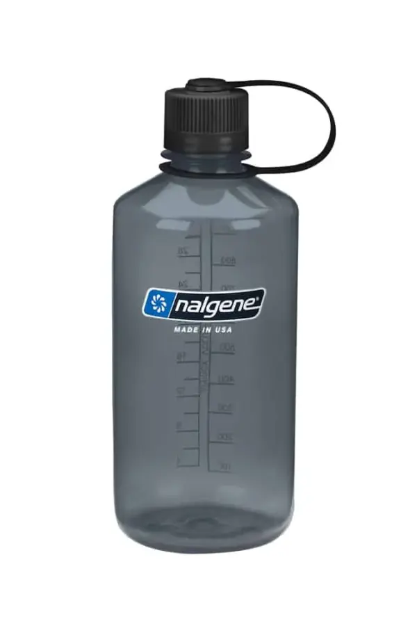 Nalgene Trinkflasche ‘EH Sustain’ ( zu 50 % aus zertifizierten recycelten Materialien ) –  1 L grau, Gravur möglich